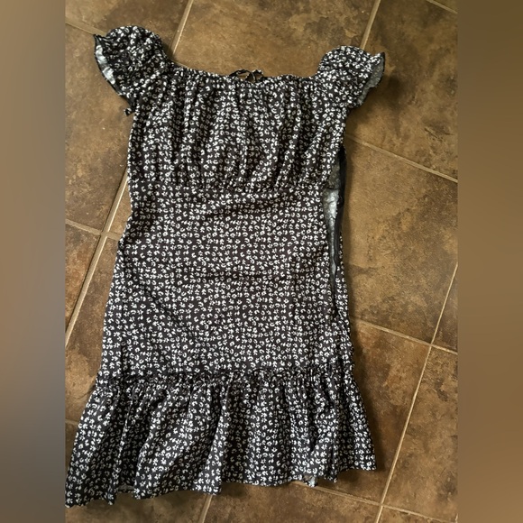 Dress - Picture 4 of 4